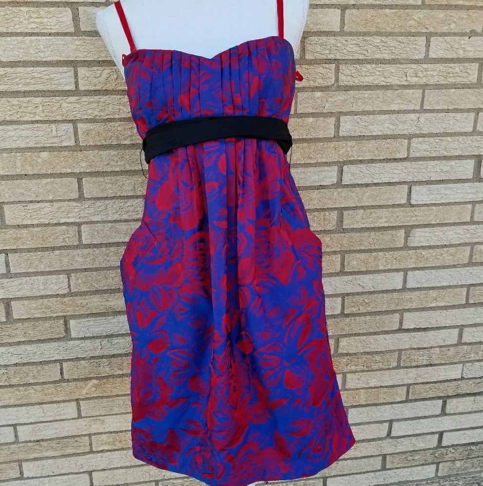 BCBGMAXARIA with 2 Pockets on the side size 0